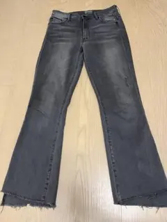 mother ダークグレー デニムパンツ クロップド丈のサムネイル