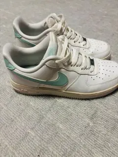 NIKE AIR FORCE 1のサムネイル