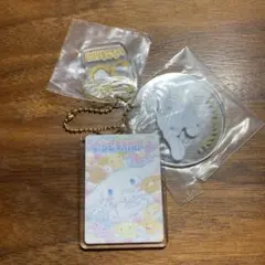 シナモロール　アクリルキーホルダー　いちご新聞