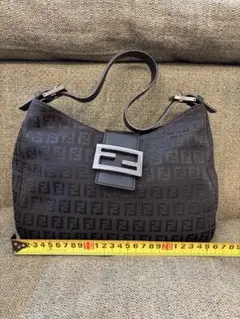 美品✨ フェンディ FENDI ポーチ ズッキーノ FF 総柄　ブラック 黒 FENDI 【返品OK】【美品】フェンディ アクセサリーポーチ