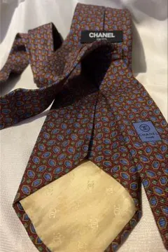シャネル　シルクネクタイ　女性にも　クリーニング済み　ジュエリー柄