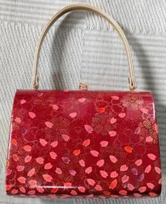 Item thumbnail for item e6b356f2-579c-4ce4-9b85-384807694938