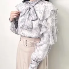 INGNI 袖フリル花柄シアーブラウス