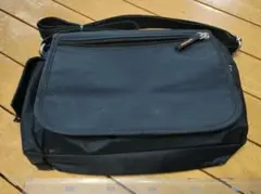 ショルダーバックウェストバッグブラックW250H220D100mm272g（Ｊ）