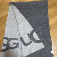 UGG グレー ロゴ入り 大判ウールマフラー