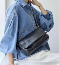 beardsley ビアズリー　レザーボディバッグ