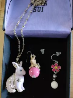 2025年最新】アナスイ うさぎ ピアスの人気アイテム - メルカリ