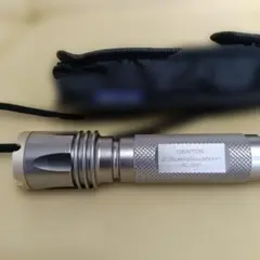 【美品】ジェントス(DCドミネ−タ−205F) プロが使用する小型懐中電灯のサムネイル