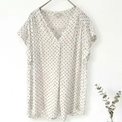 ドット柄 Vネック フリル袖シャツ　ブラウス　水玉　春夏　Mサイズ