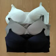 【UNIQLO】エアリズムシームレス Vネックブラキャミソール 3色セット