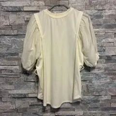 BEAMS HEART アイボリー パフスリーブ トップスのサムネイル