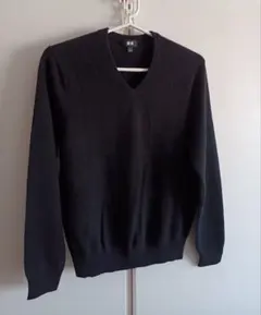 UNIQLO 黒カシミヤ100 V ネックセーター