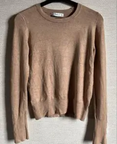 ZARA クルーネックニット 袖ボタン　ベージュ Sサイズ