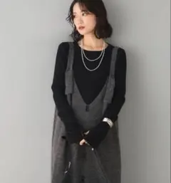 新品　ESICA ディープvネックニットジャンスカ　タグ付き