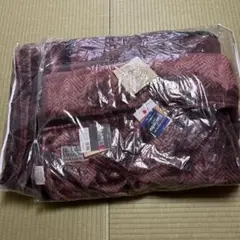 新品未使用　ヘリンボーンパターンワインカラーアクリルブランケット