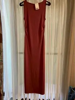 赤 スリーブレス ロングワンピース