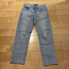 ユニクロ　UNIQLO ストレートデニム　ダメージ