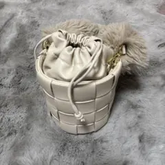 アイボリー バケット型 ショルダーバッグ