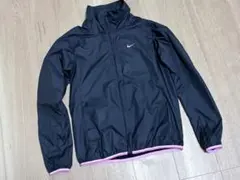 NIKE 女性用　スポーツ　ナイロンジップウエア　アウター　レディースＳ