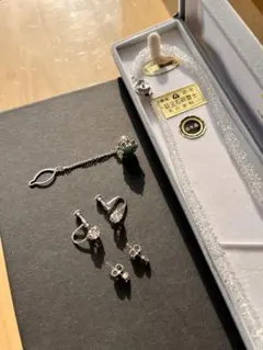 シルバー グリーンストーン ネックレス　水晶　イヤリング　ピアス　ネクタイピン