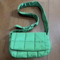グリーン キルティング ショルダーバッグ　ナイロンのサムネイル