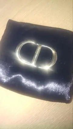 Dior ブラックサテンポーチ 星型チャーム付き