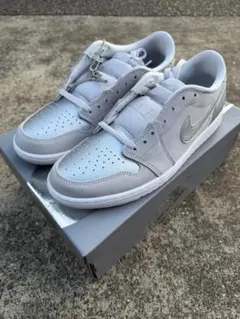 NIKE AIR JORDAN 1 LOW グレー シルバー
