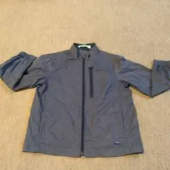 ファミリア　グレーの車刺繍　ジャンパー　120 薄手　パッカブル