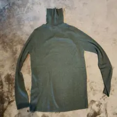 UNIQLOエクストラファインメリノウールソ　リブタートルネックセーター