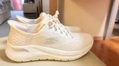 スリップインズ スニーカー