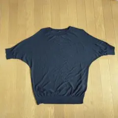 ユニクロ　透け感　セーター黒