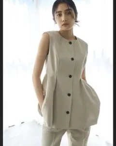 セルフォード CELFORD ペプラムセットアップ アイボリー