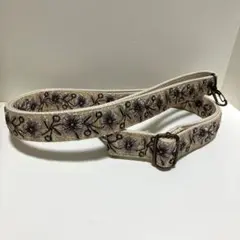 【ハンドメイド品】インド刺繍リボンのストラップ　長さ調節可能