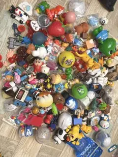 フィギュア　カプセルトイセット　キャラクターグッズまとめ売　平成レトロ　193個