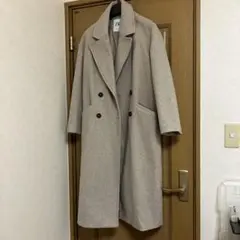 ベージュ ダブルブレスト ロングコート