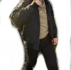 カーキ トップス