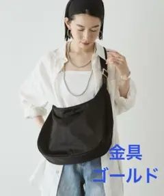 ほぼ未使用ラシット ソフトレザーラウンドショルダーバッグ 金具