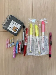 文房具セット（付箋、蛍光ペン、コンパス等）