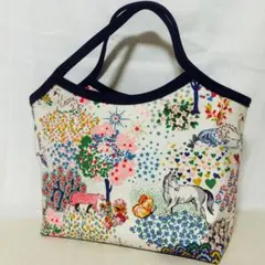 ファスナー付グラニーバッグ　アニマルホォレスト　白　ラミネート生地　ハンドメイド