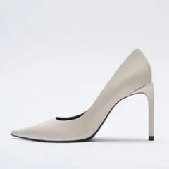 【ZARA/ザラ】ポインテッドトゥエナメルパンプス