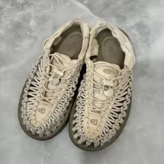 keen キーン ユニーク 美品 23cm keen uneek アイボリー 白