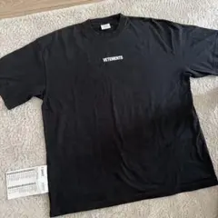 VETEMENTS ロゴ Tシャツのサムネイル