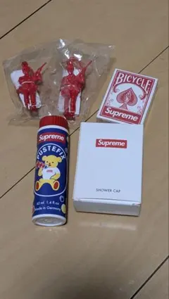 Supreme ノベルティ
