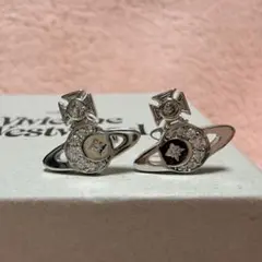 美品】メイフェア バスレリーフピアス ゴールド×ブラッククリスタル 