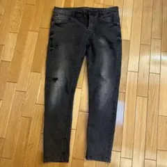 ザラ　メンズ　ダメージジーンズ