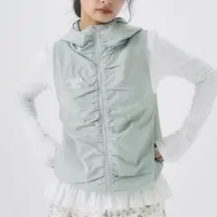 【umbro×fekete】ギャザーフーディーベスト カーキ