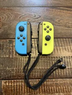 青と黄のJoy-Con 純正 コントローラーセット　ストラップ付き