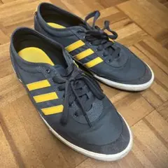 アディダスシューズ：グレー.イエロー3本ライン　おつとめ品特価セール