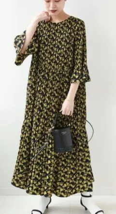 ジャーナルスタンダード　マジョリカプリーツフラワーワンピース