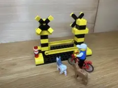 【2分割可能】LEGO レゴ踏切踏み切り（ブラックのベースプレート付き）Ａ